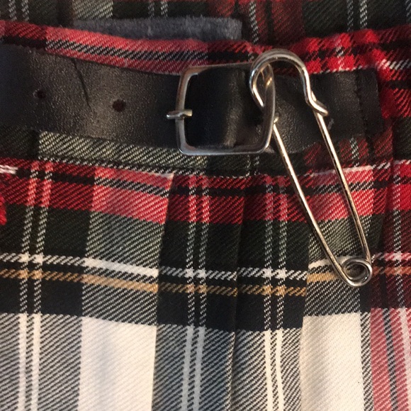 Glenn Apian kilt red/black girl EUC. Bin A7 - Picture 4 of 9